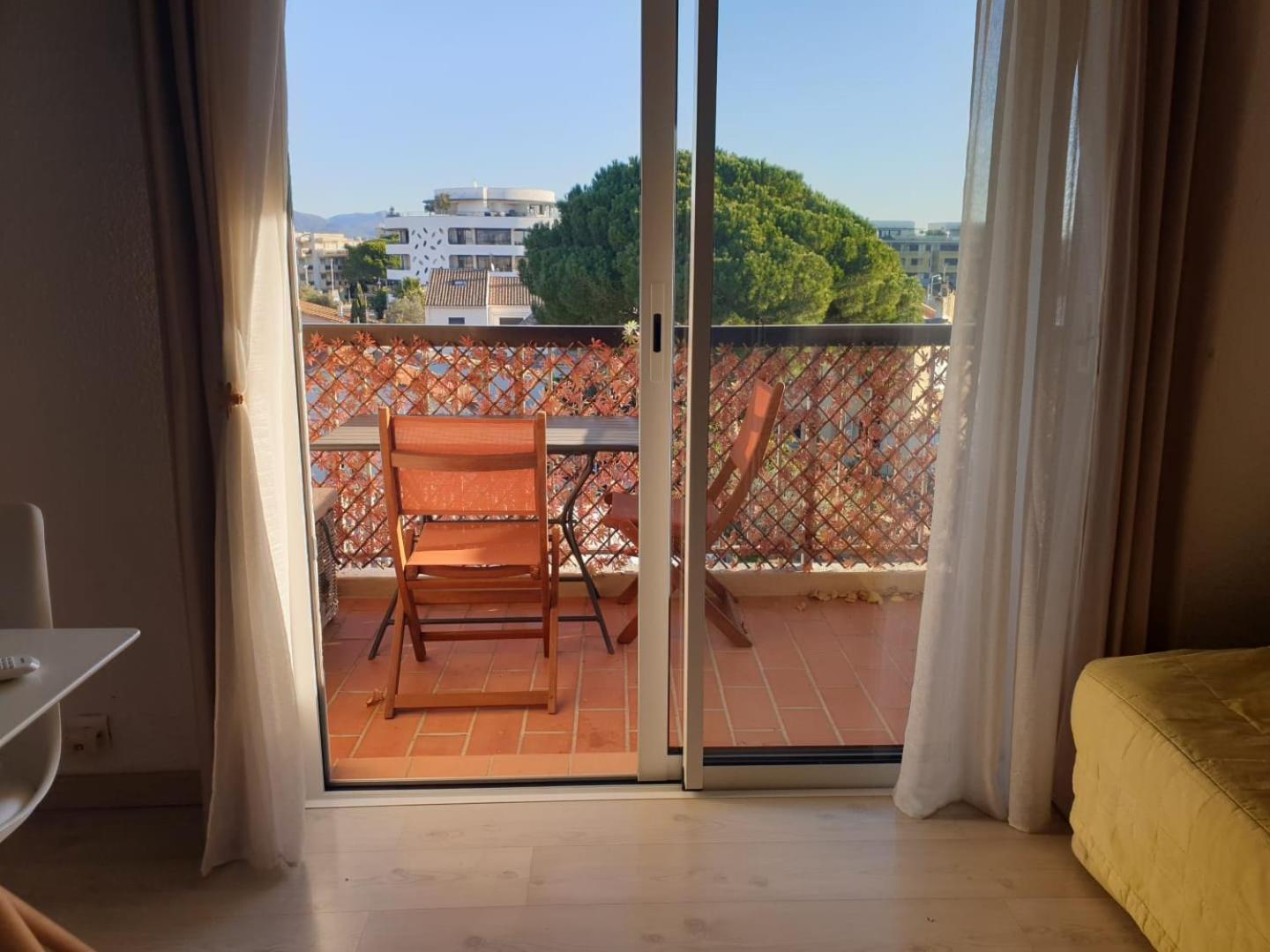 Appartement Climatise A 800M De La Plage Fréjus 外观 照片